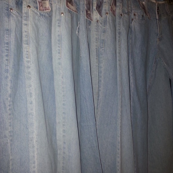 NWT Pamela Anderson original Trademark Denim Jean Authentic SEND YOUR BEST OFFER - Picture 7 of 7